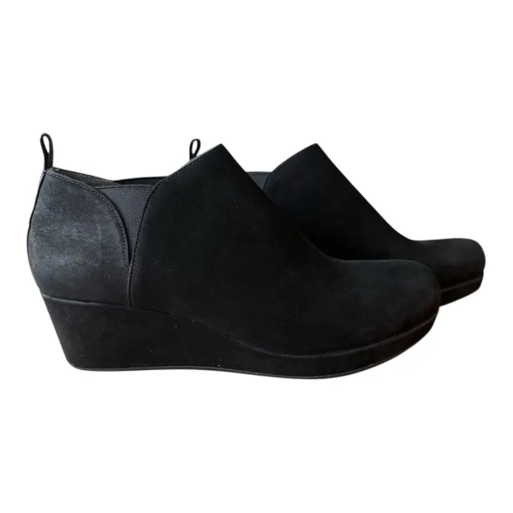 Chocolat Blu‎ Black Suede Wedge Ankle Booties US Size 7.5